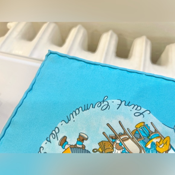 Authentic Hermès Carré Gravoche “Les Triplés” Uniquely Produced in Sky Blue - Picture 12 of 14